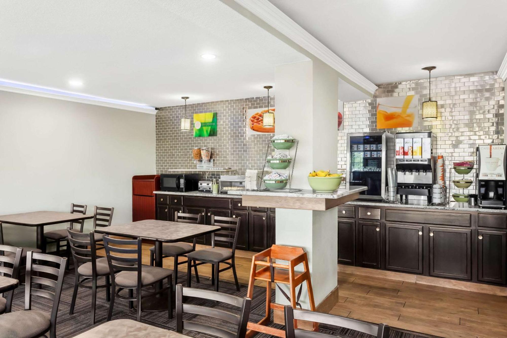 Econo Lodge Waynesboro - Skyline Drive Luaran gambar