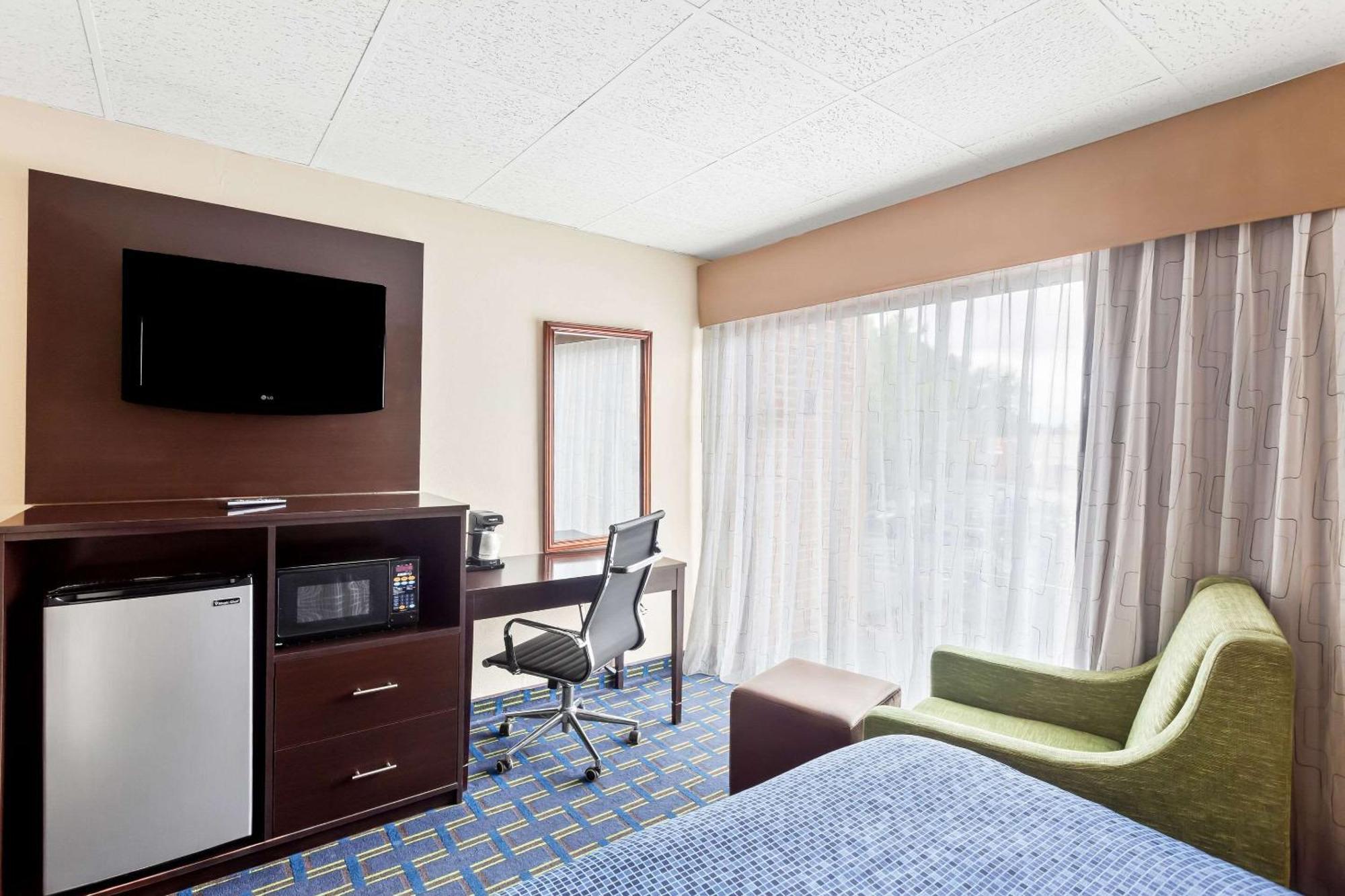 Econo Lodge Waynesboro - Skyline Drive Luaran gambar
