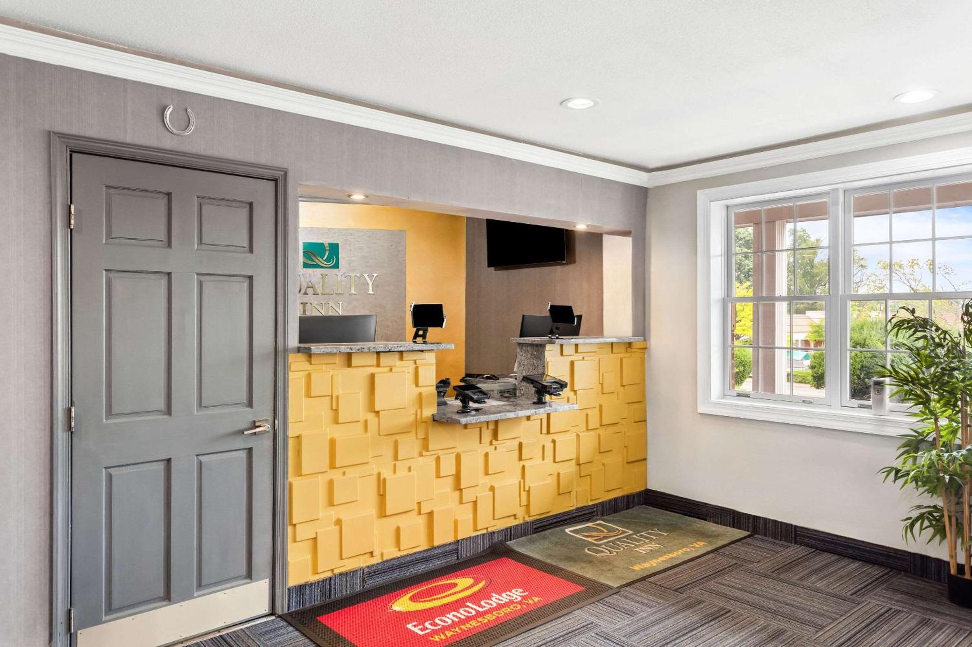Econo Lodge Waynesboro - Skyline Drive Luaran gambar