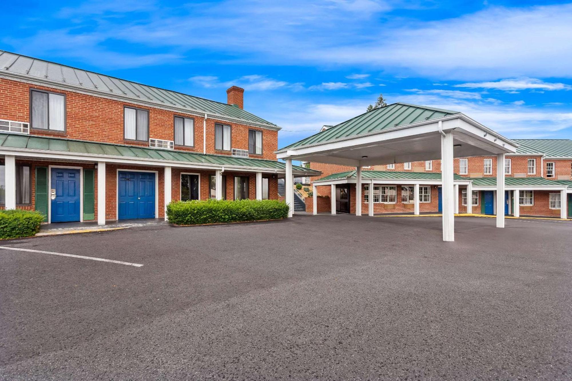 Econo Lodge Waynesboro - Skyline Drive Luaran gambar