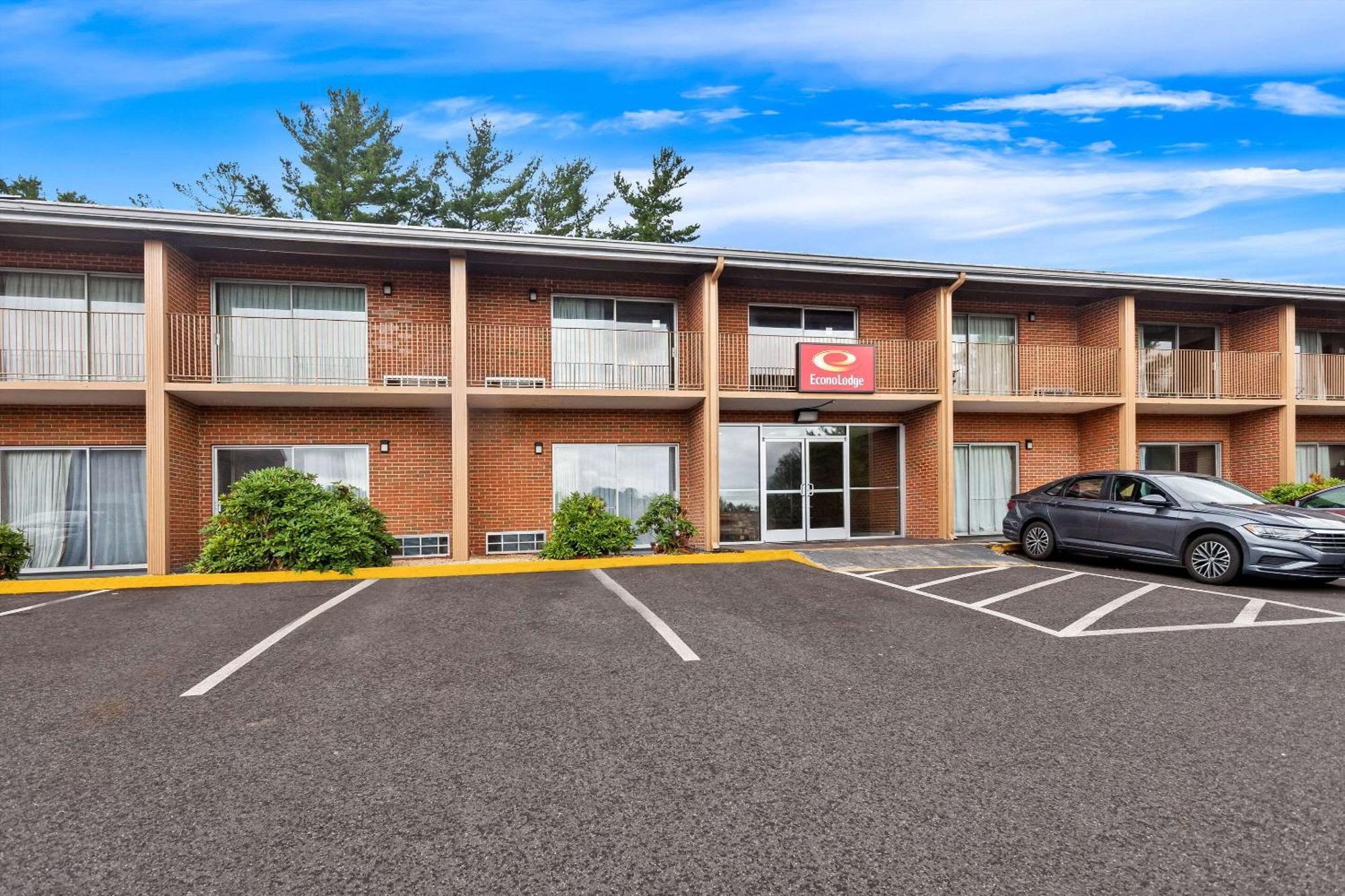 Econo Lodge Waynesboro - Skyline Drive Luaran gambar